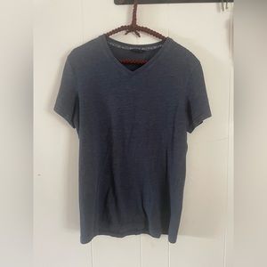 Basic solid navy blue men’s t shirt